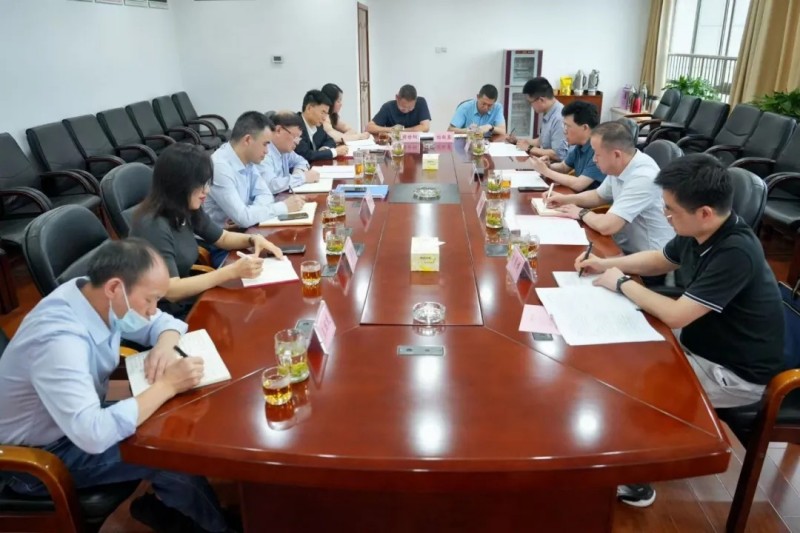 湖南省供銷(xiāo)合作總社黨組書(shū)記、理事會(huì)主任周曉理調(diào)研公司并主持召開(kāi)座談會(huì)