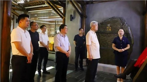 原國務(wù)院參事、國家制造強(qiáng)國建設(shè)戰(zhàn)略咨詢委員會委員張綱一行來集團(tuán)白沙溪茶廠考察調(diào)研