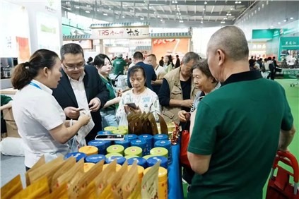 我與中部農(nóng)博會的24年 | 集團公司副董事長吳浩人：連續(xù)24年參加，進行品牌展示與新品推廣
