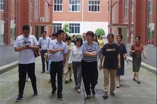 中國人民大學(xué)茶道哲學(xué)研究所湖南茶文化考察團(tuán)一行赴集團(tuán)白沙溪茶廠、益陽茶廠、君山茶業(yè)考察調(diào)研